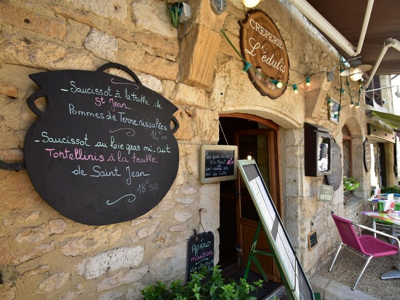 Rural Holiday Home With Beautiful Forest, Not Far From P�rigueux