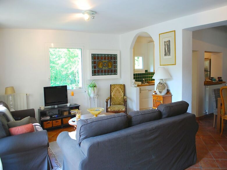 Serene Holiday Home In Carpentras With Private Swimming Pool