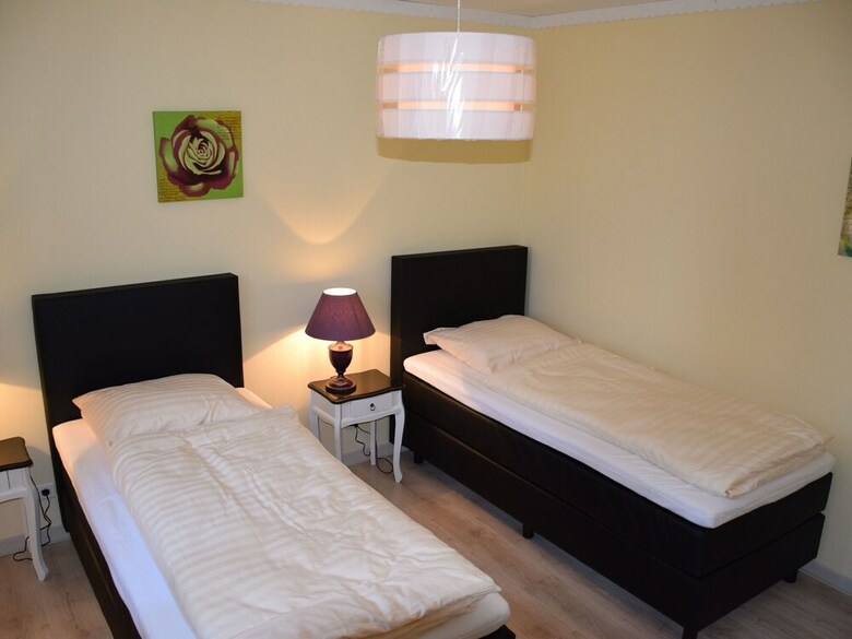 Cozy Holiday Home In Montaigu-de-quercy With Swimming Pool