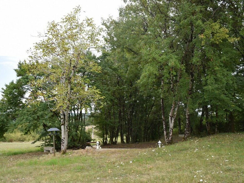 Cozy Holiday Home In Montaigu-de-quercy With Swimming Pool