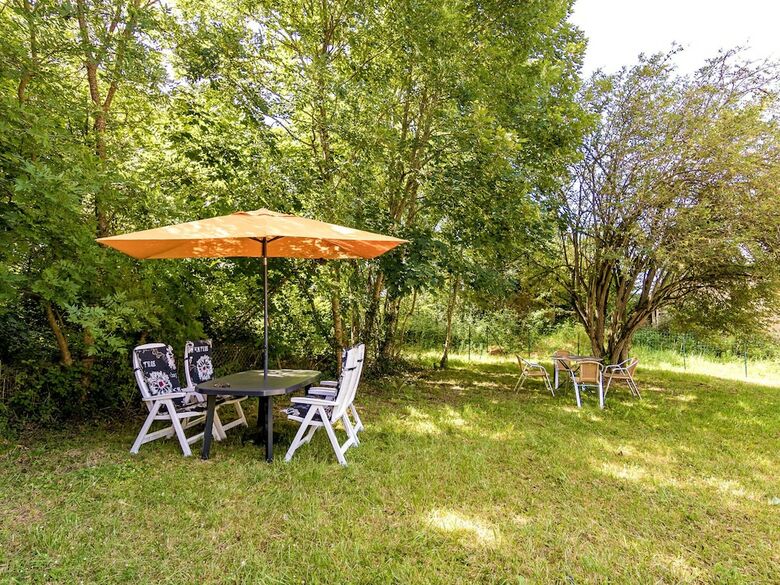 Heritage Holiday Home In Mayac With Pool