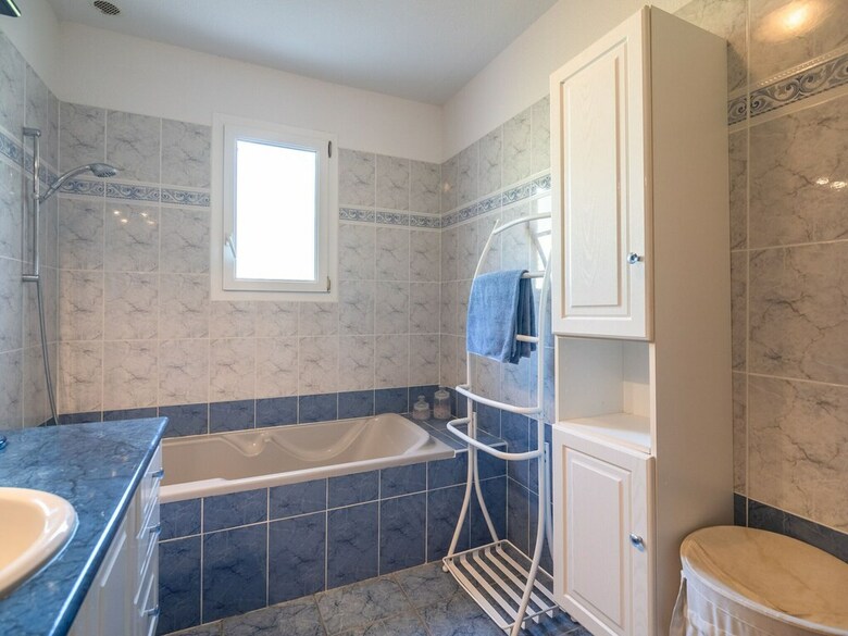 Spacious Villa In Roquebrun With Swimming Pool