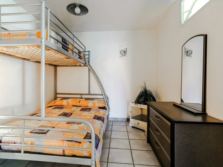 Snug Holiday Home In Berre-les-alpes With Terrace