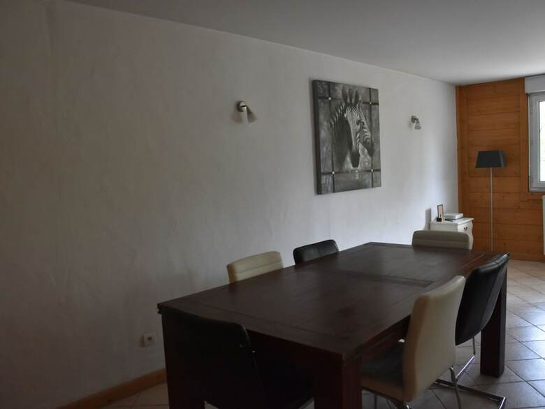 Spacious Apartment In Sallanches Near Ski Area
