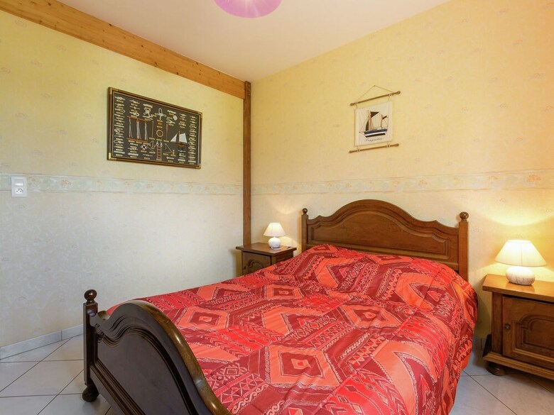Lovely Holiday Home With Private Garden In Normandy