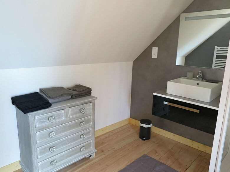 Pretty Cottage In La Chapelle-neuve Brittany With Jacuzzi