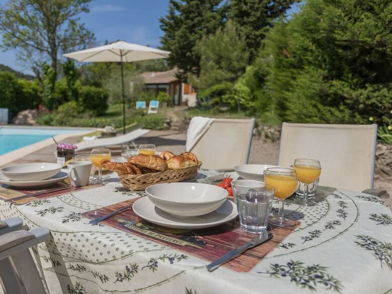 Huge Villa In Montbrun-des-corbi�res With Swimming Pool