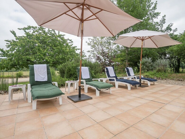 Luxurious Villa In Beaumont With Garden