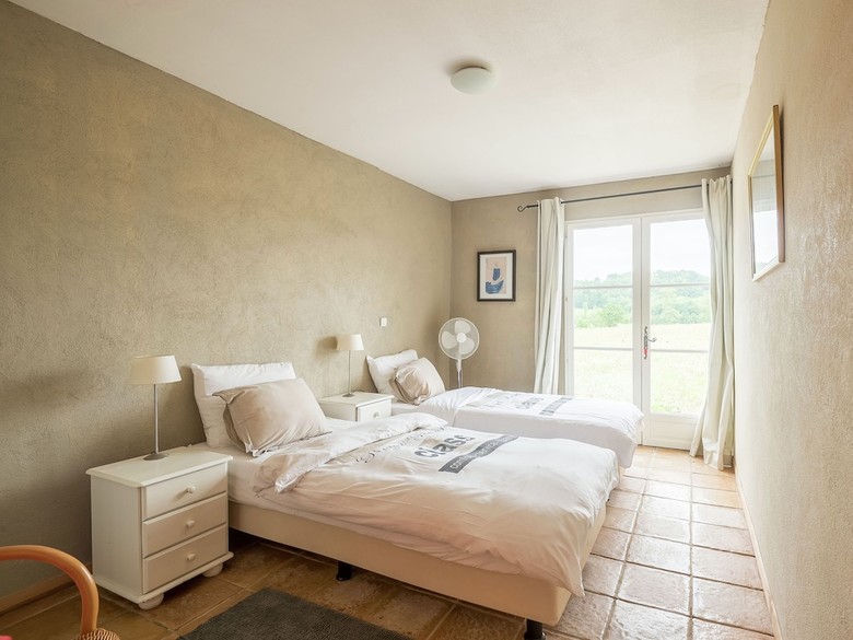 Luxurious Villa In Beaumont With Garden
