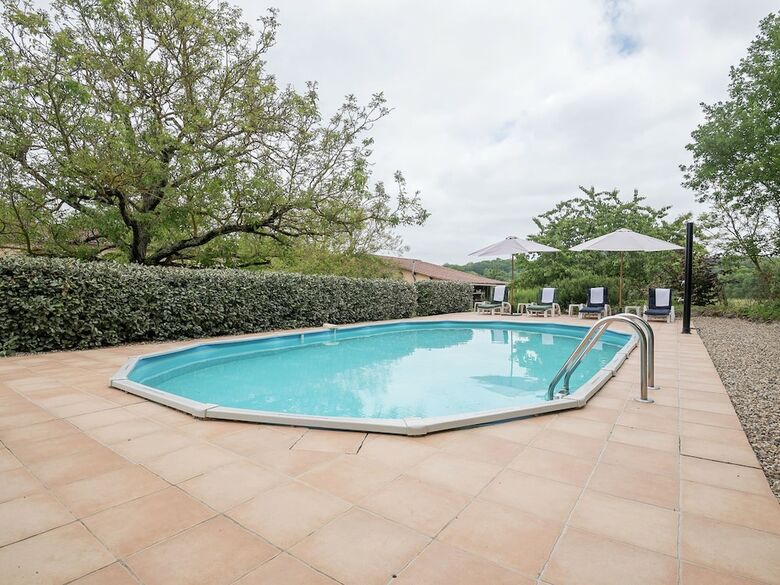 Luxurious Villa In Beaumont With Garden
