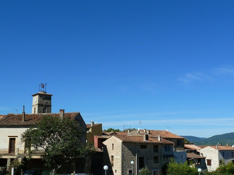 Lavish Villa In Saint-paul-en-for�t With Sauna & Jacuzzi