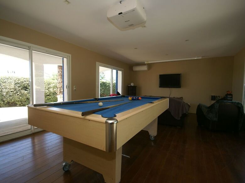 Lavish Villa In Saint-paul-en-for�t With Sauna & Jacuzzi