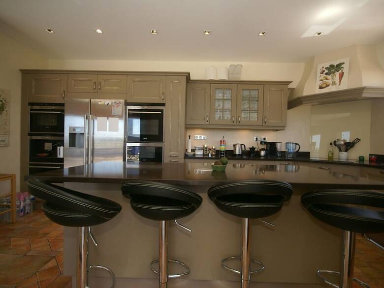 Lavish Villa In Saint-paul-en-for�t With Sauna & Jacuzzi