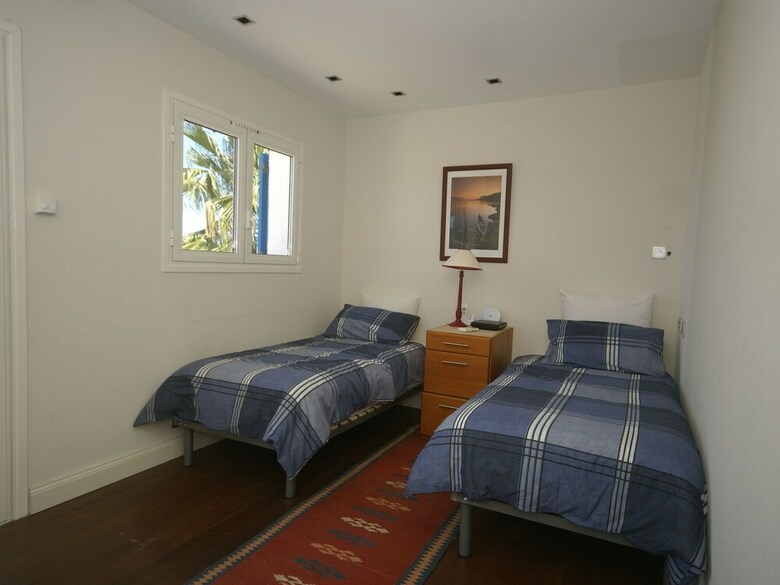 Lavish Villa In Saint-paul-en-for�t With Sauna & Jacuzzi