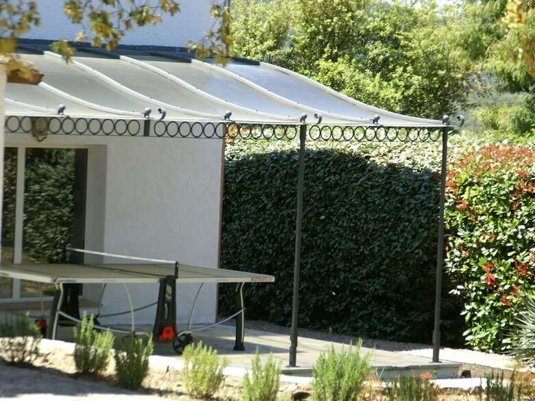Lavish Villa In Saint-paul-en-for�t With Sauna & Jacuzzi