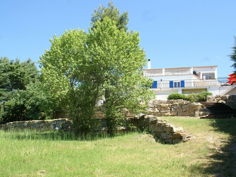 Lavish Villa In Saint-paul-en-for�t With Sauna & Jacuzzi