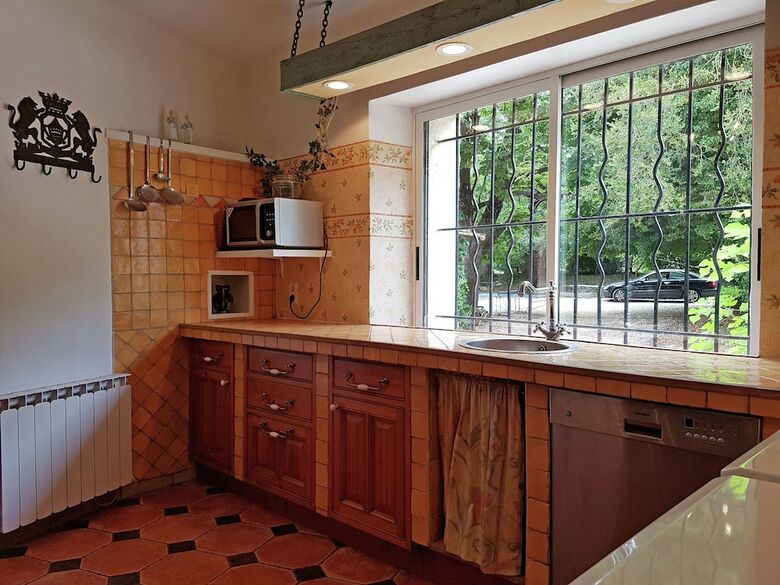 Gorgeous Villa In Les Mages With Jacuzzi