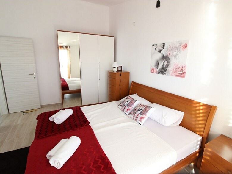 New Spacious Apartment Direct On The Beach, Nice Terrace With Great Sea View