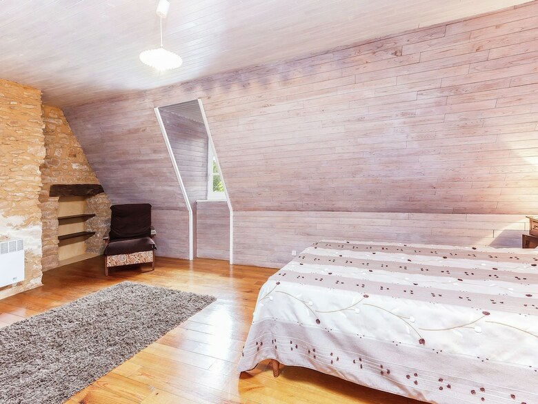 Cozy Holiday Home In Besse With Swimming Pool