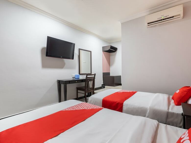 Oyo 89844 Green Villa Hotel