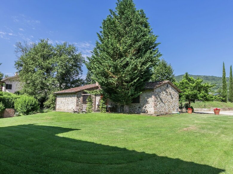 Spacious Holiday Home In Bucine With Private Pool