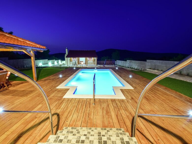 Modern Luxury Villa With Private Pool 12 Km From The Beach And Lively Vodice