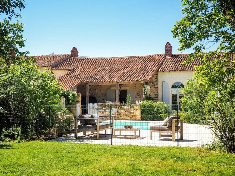 Holiday Home In Saint-laurent-de-la-salle With Pool