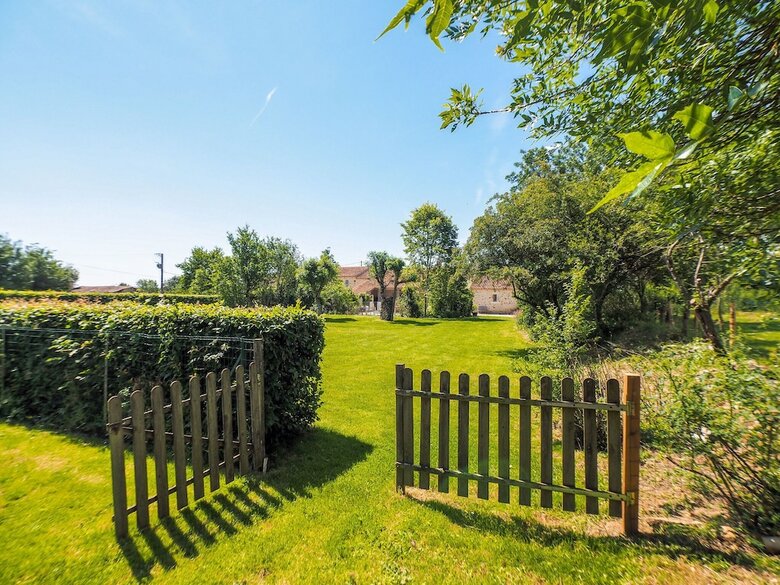 Holiday Home In Saint-laurent-de-la-salle With Pool