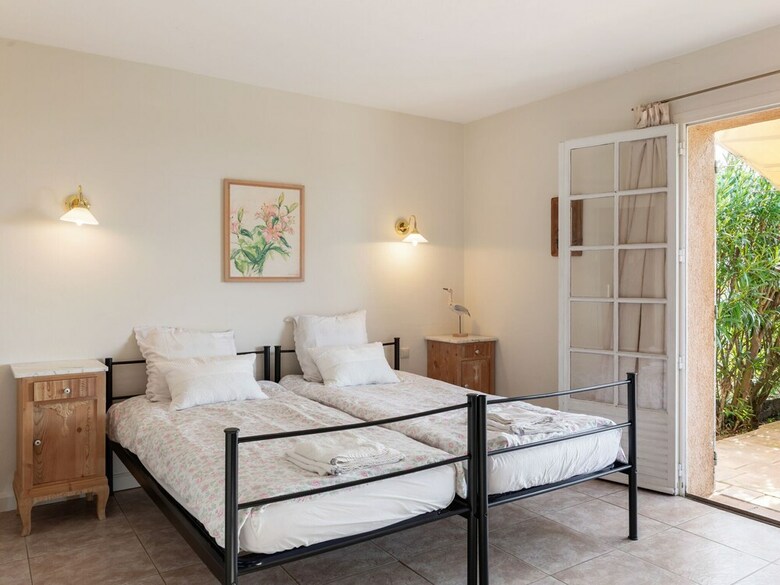 South French Air-conditioned Villa With Heated Pool And Panoramic Views