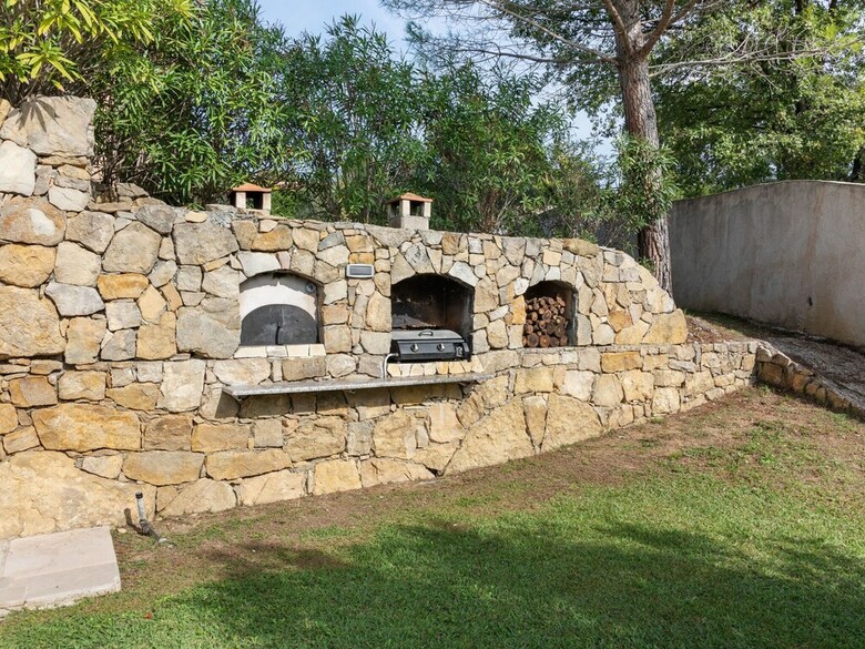 South French Air-conditioned Villa With Heated Pool And Panoramic Views