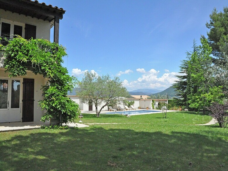 Villa With Private Pool And Splendid View On The Mont Ventoux