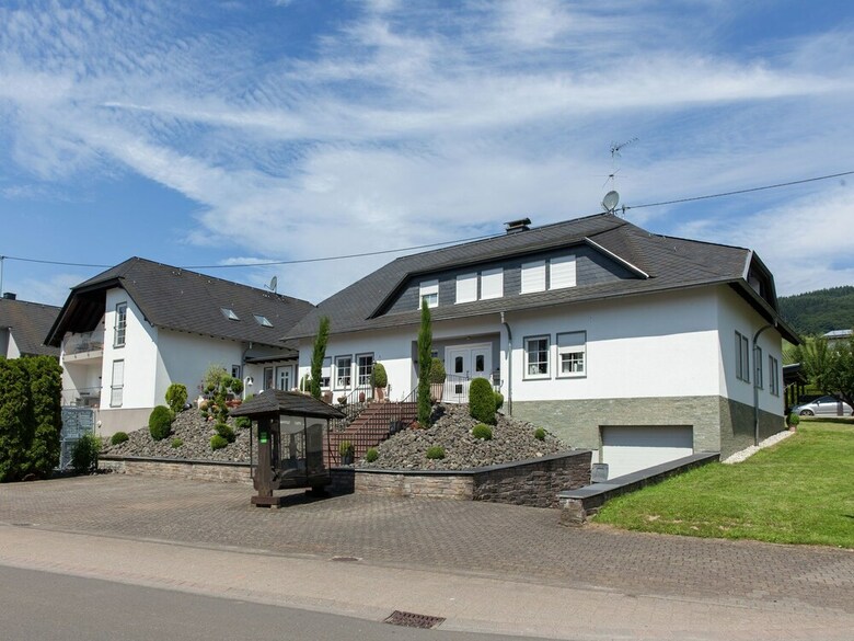 Modern Apartment In Mosel With Garden