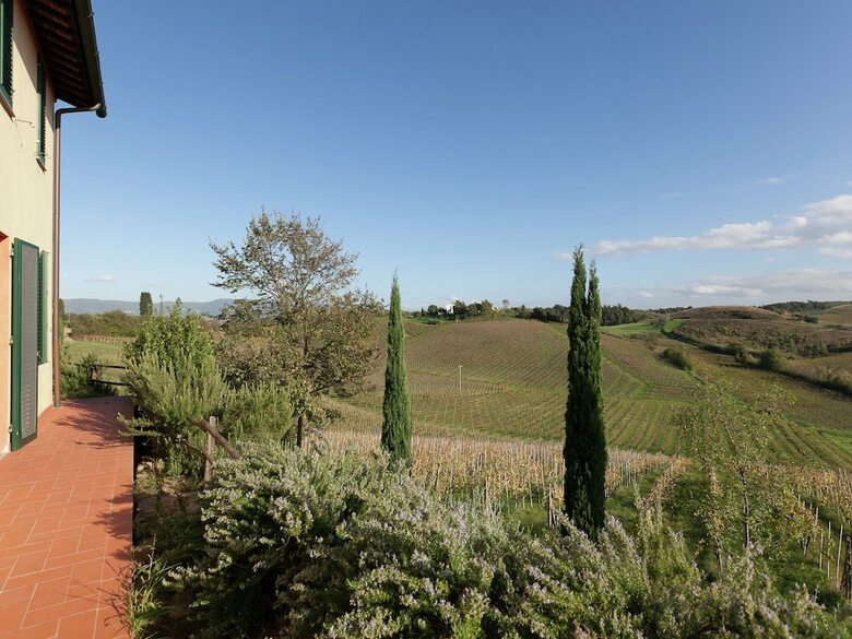 Serene Holiday Home In Stabbia With Pool, Bikes & Garden
