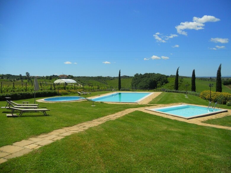 Serene Holiday Home In Stabbia With Pool, Bikes & Garden