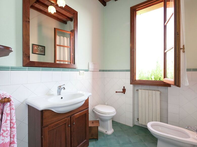 Serene Holiday Home In Stabbia With Pool, Bikes & Garden