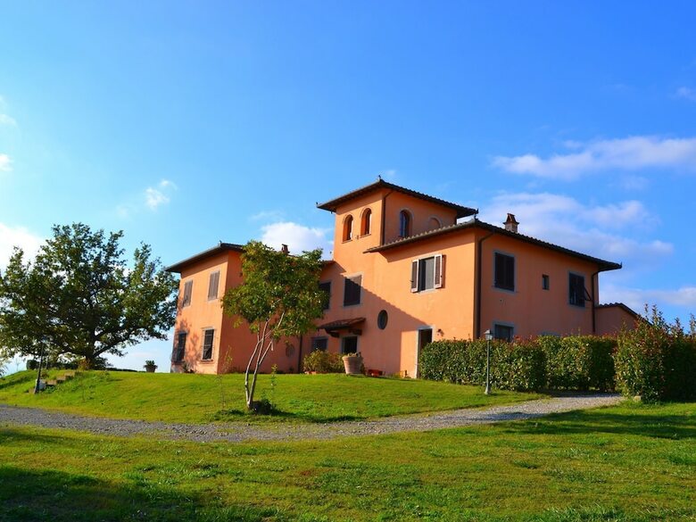 Serene Holiday Home In Stabbia With Pool, Bikes & Garden