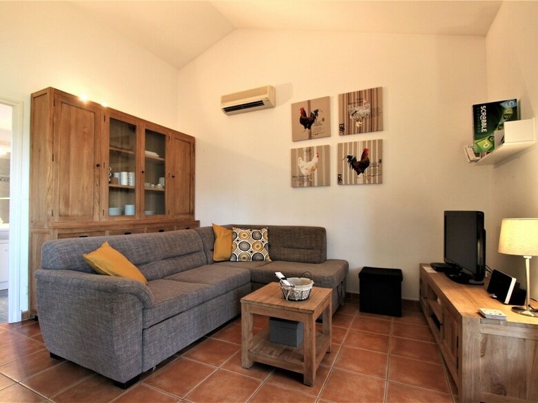 Cosy Holiday Home In Arles With Pool