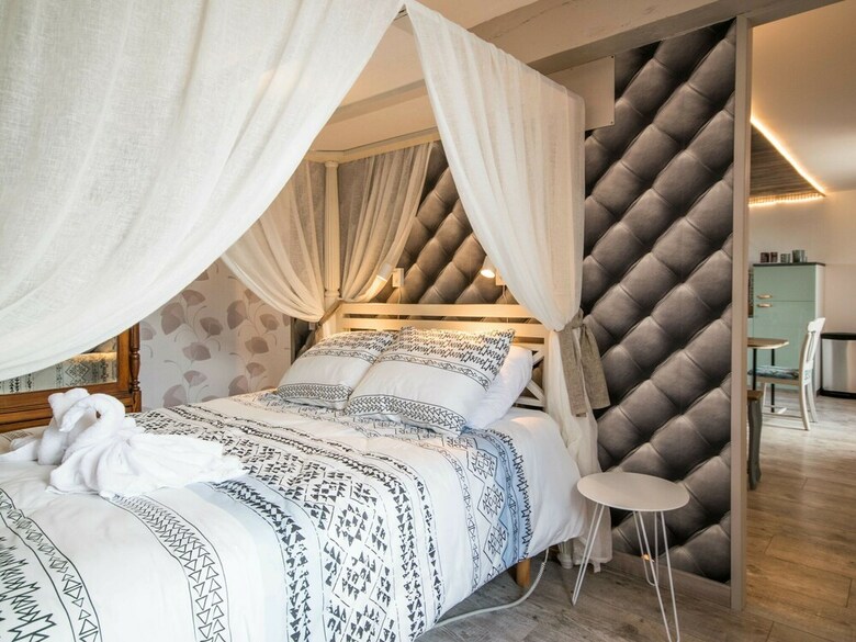 Fantastic Apartment With Whirlpool, Balcony, Deck-chairs