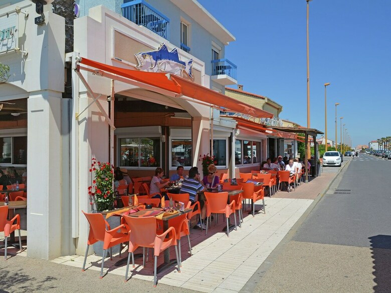 Apartment In Le Barcar�s With Swimming Pool, Balcony, Garden