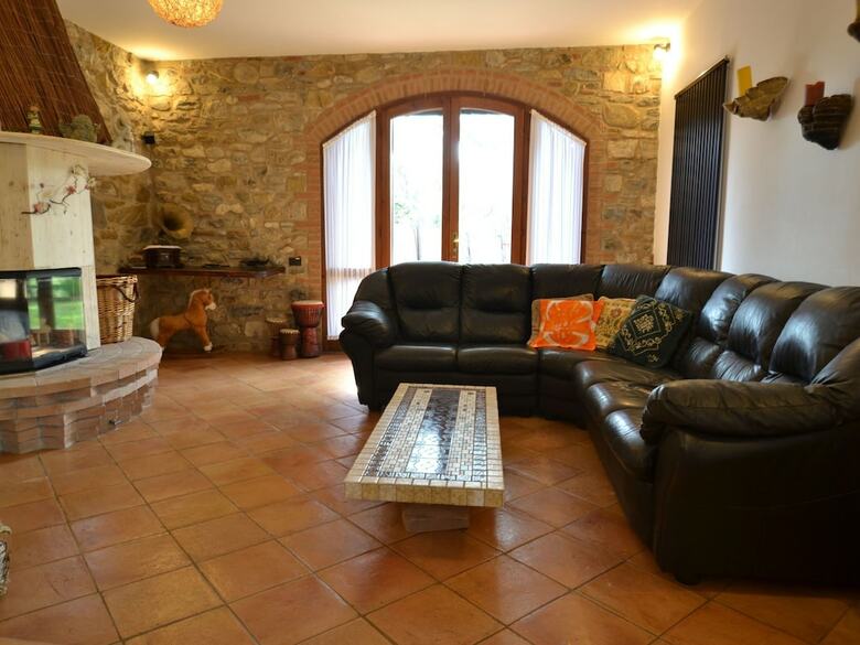 Villa House With Private Pool, Pizza Oven, Bbq, Ping Pong, Jacuzzi, Just Call It!