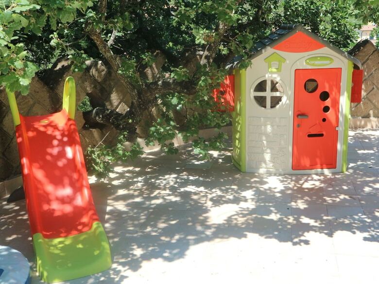 Villa House With Private Pool, Pizza Oven, Bbq, Ping Pong, Jacuzzi, Just Call It!