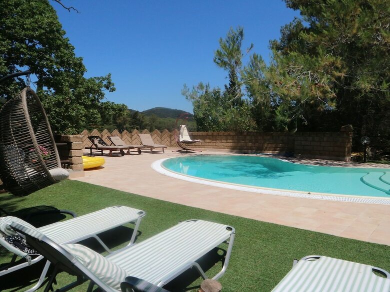 Villa House With Private Pool, Pizza Oven, Bbq, Ping Pong, Jacuzzi, Just Call It!