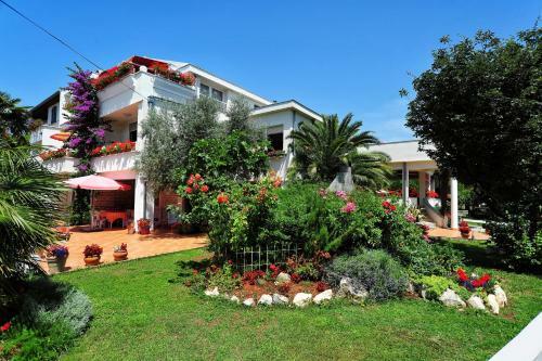 Apartamentos Villa Fontana