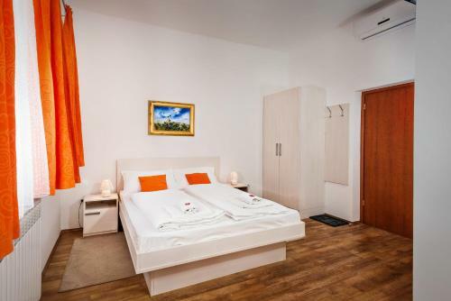Hostal Rooms Lidija