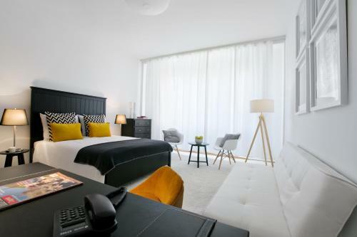Apartments Angel Main Square