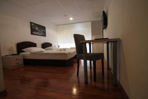 Hostal Rooms Xxl