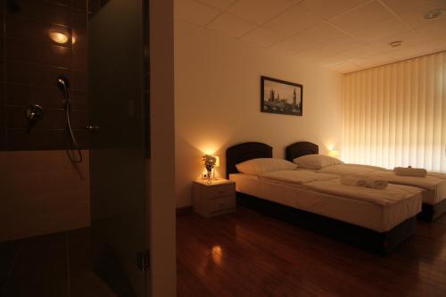 Hostal Rooms Xxl