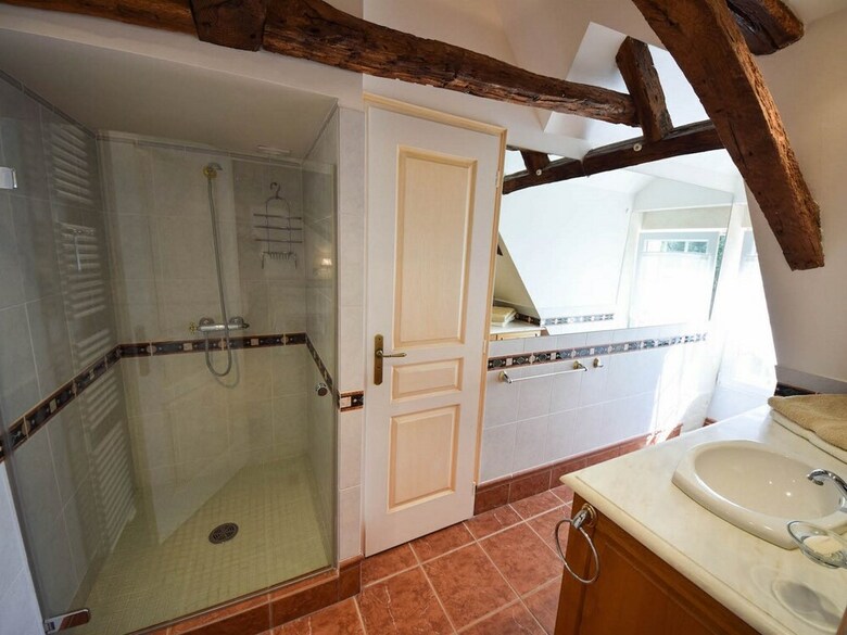 Luxury Villa In Aquitaine By The Lake