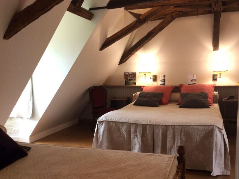 Luxury Villa In Aquitaine By The Lake