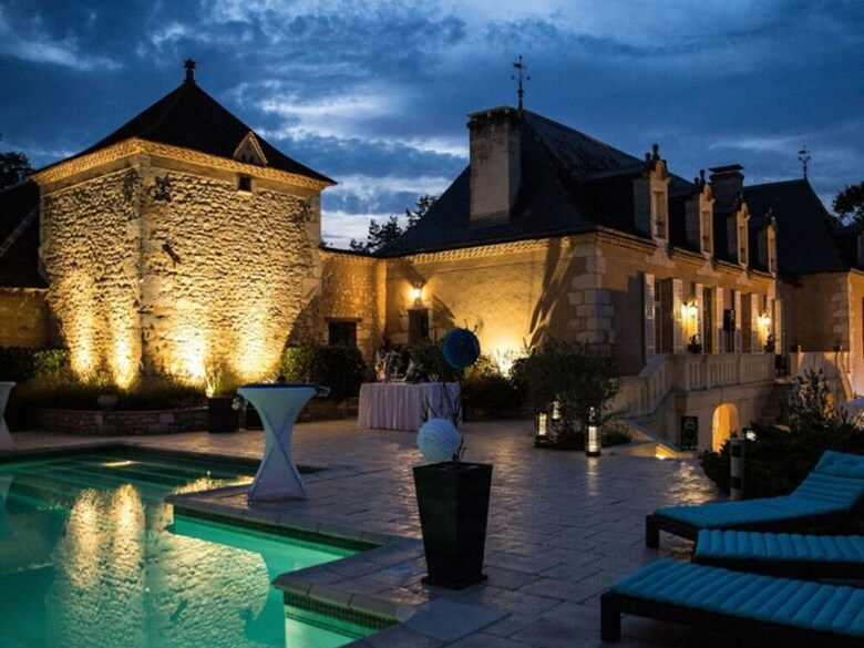Luxury Villa In Aquitaine By The Lake